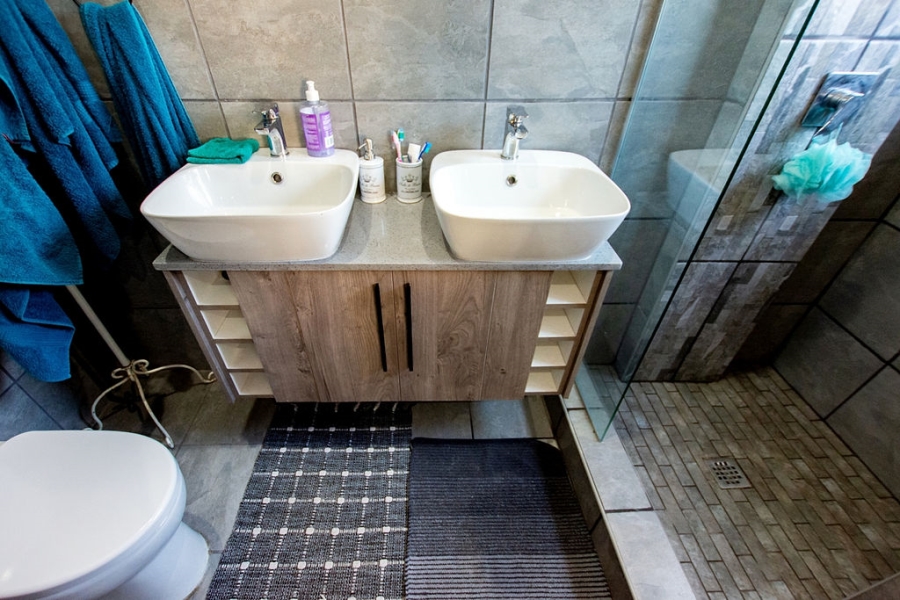 7 Bedroom Property for Sale in Myburgh Park Western Cape